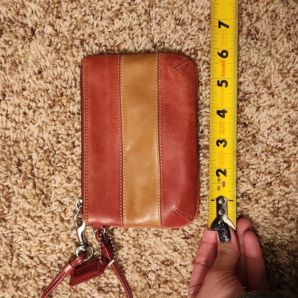 Coach wristlet - Picture 4 of 5